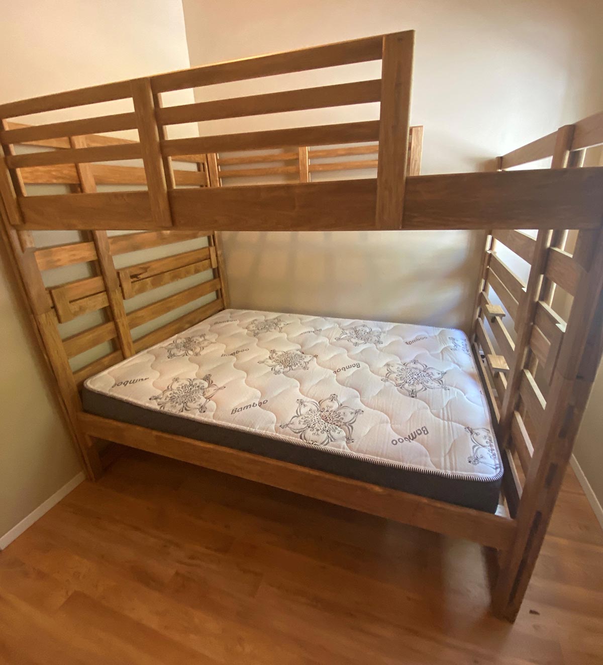 Double Top / Double Bottom Bunk Bed with Single Trundle Bed