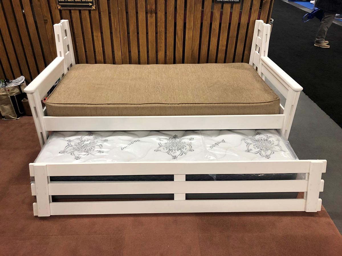 Single Top / Single Bottom Day Bed Converts to Couch